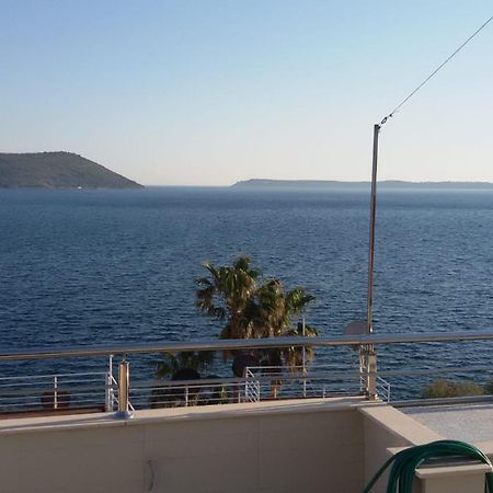 Sea View Apartments Херцег Нови Екстериор снимка